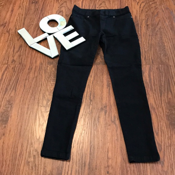 black pull up jeans